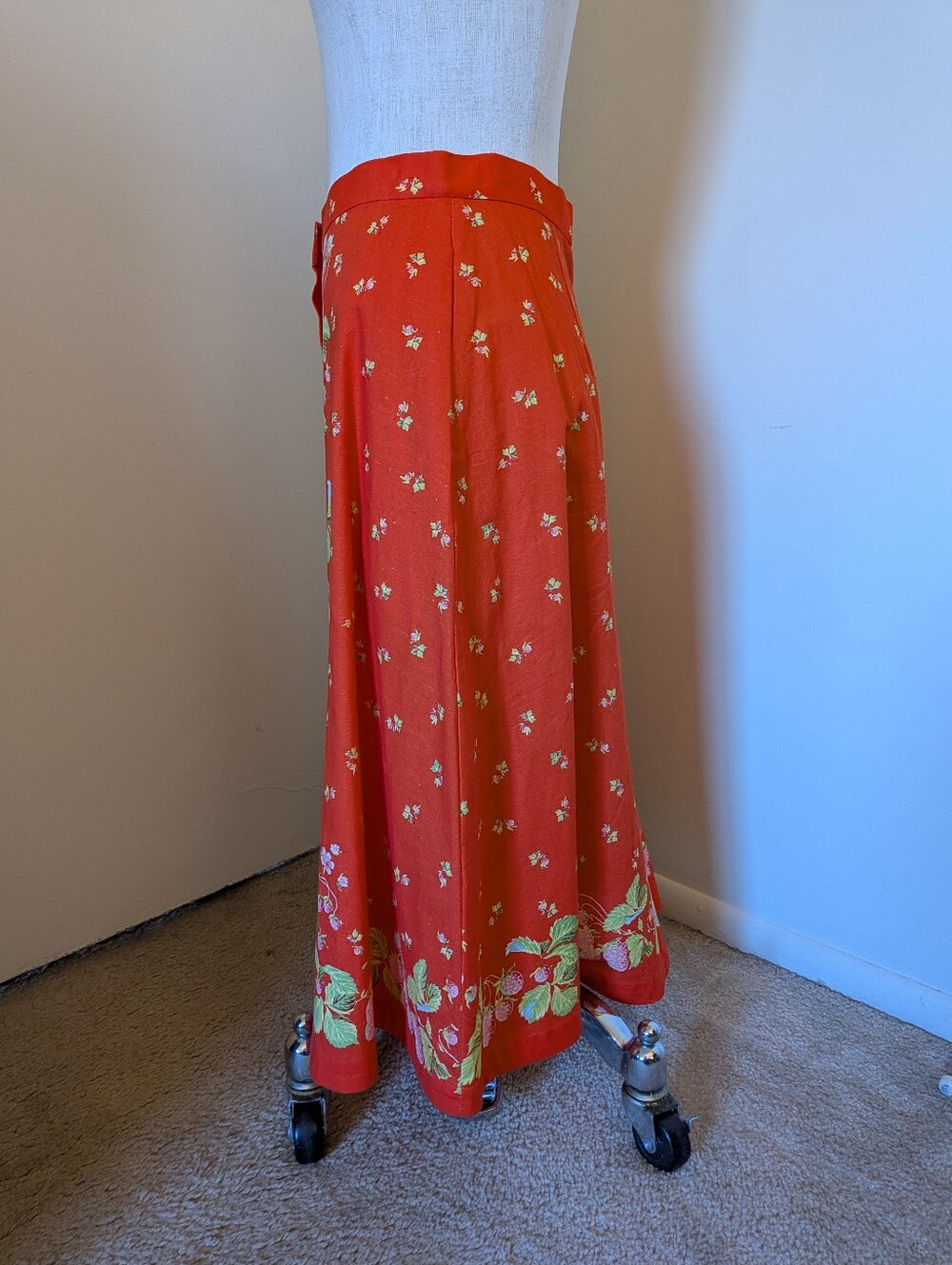 Rachel Antonoff Talia Midi Skirt- Red strawberry print- Size 6- NWOT - Picture 2 of 8